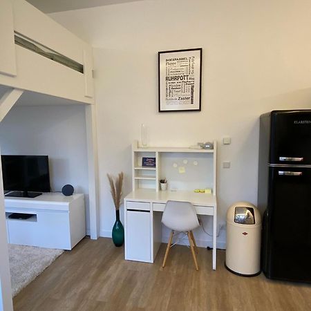 Schoene, Moderne Wohnung Mit Grosszuegiger Terasse エッセン エクステリア 写真