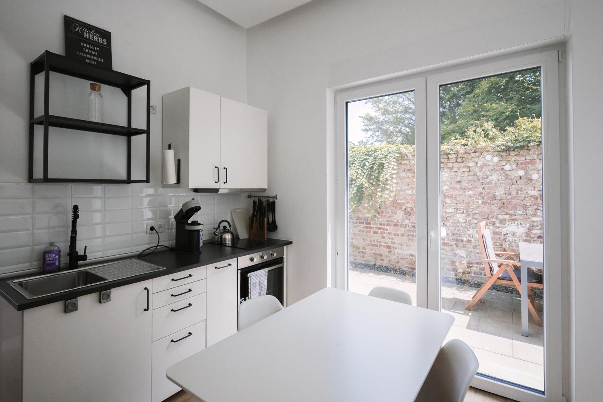 Schoene, Moderne Wohnung Mit Grosszuegiger Terasse エッセン エクステリア 写真