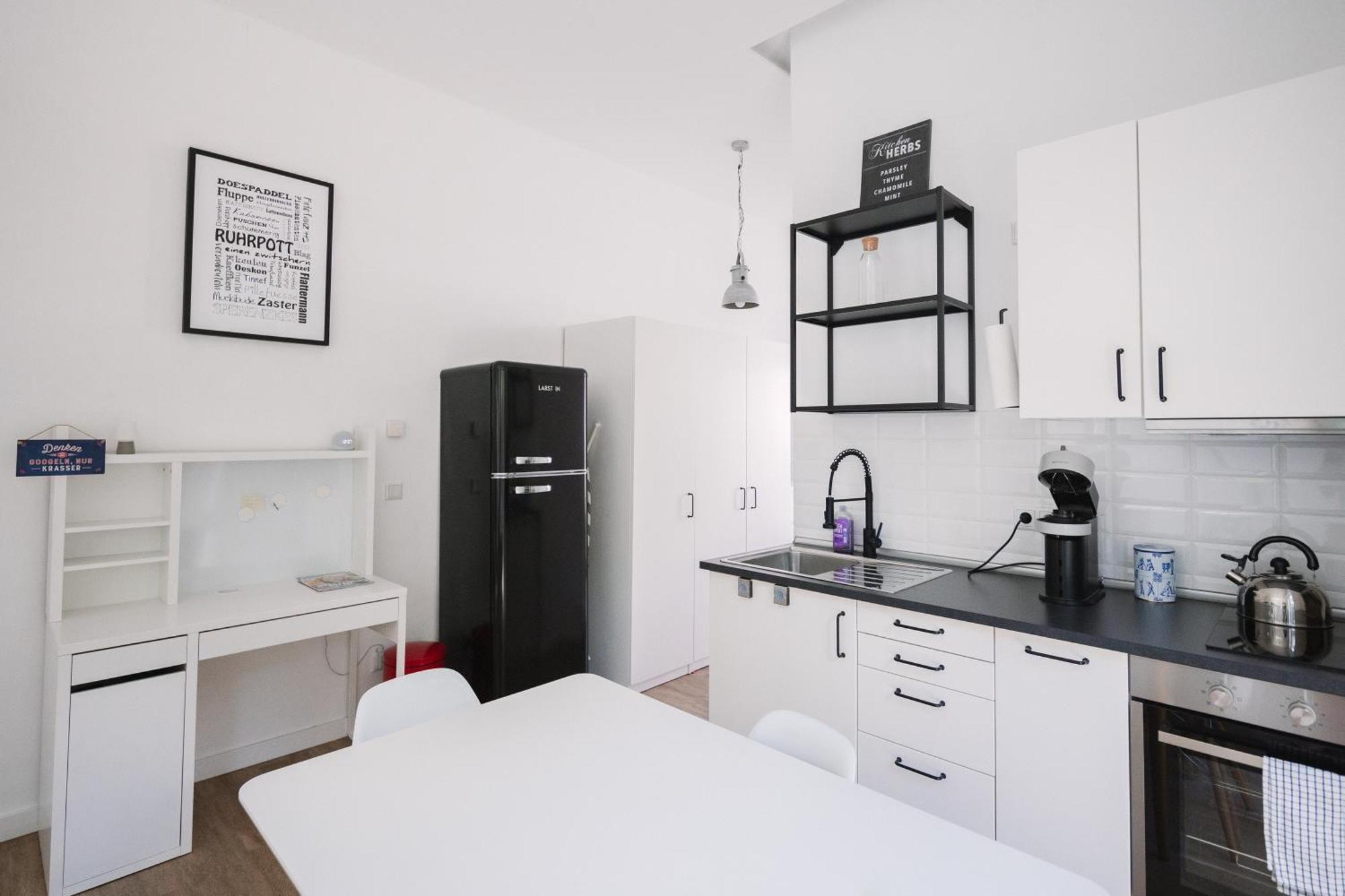 Schoene, Moderne Wohnung Mit Grosszuegiger Terasse エッセン エクステリア 写真