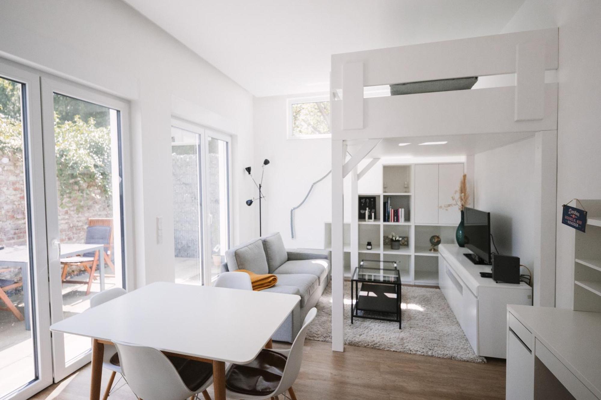 Schoene, Moderne Wohnung Mit Grosszuegiger Terasse エッセン エクステリア 写真