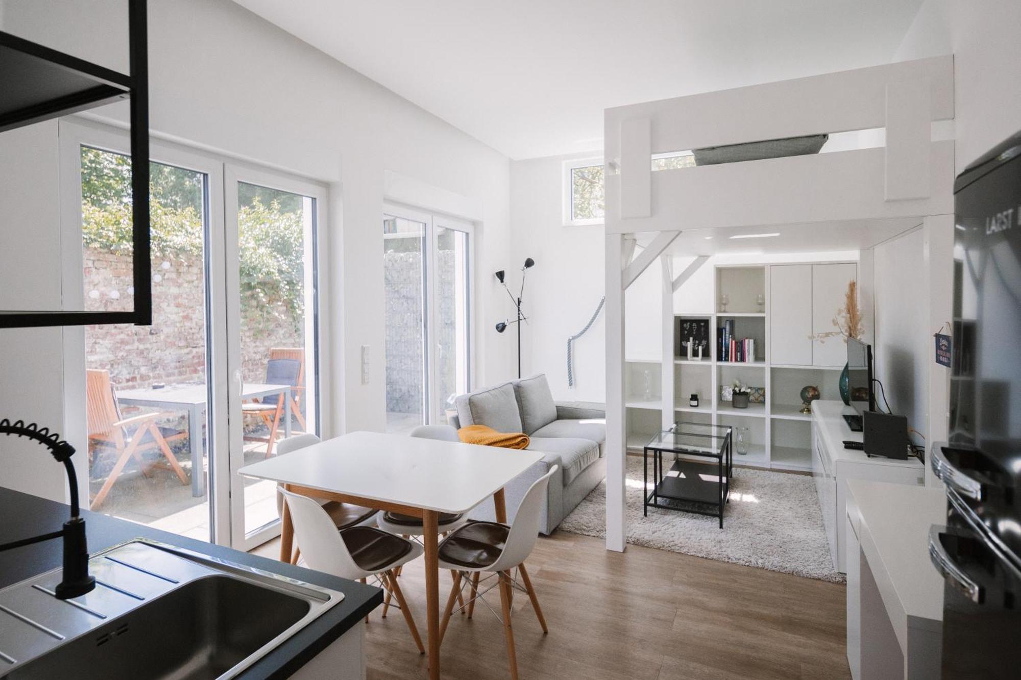 Schoene, Moderne Wohnung Mit Grosszuegiger Terasse エッセン エクステリア 写真